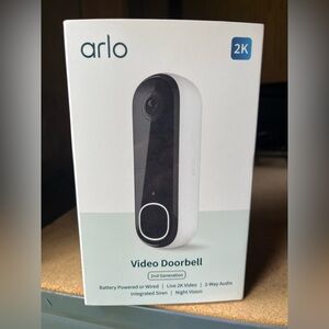 Arlo 2K Video Doorbell - Black and White